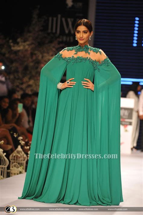 sonam kapoor ka sexy video|Sonam Kapoor Stuns In Green Gown, Calls Herself